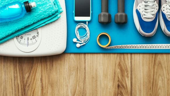 对于日益「油腻」这件事,中年人除了怕还能做些什么?